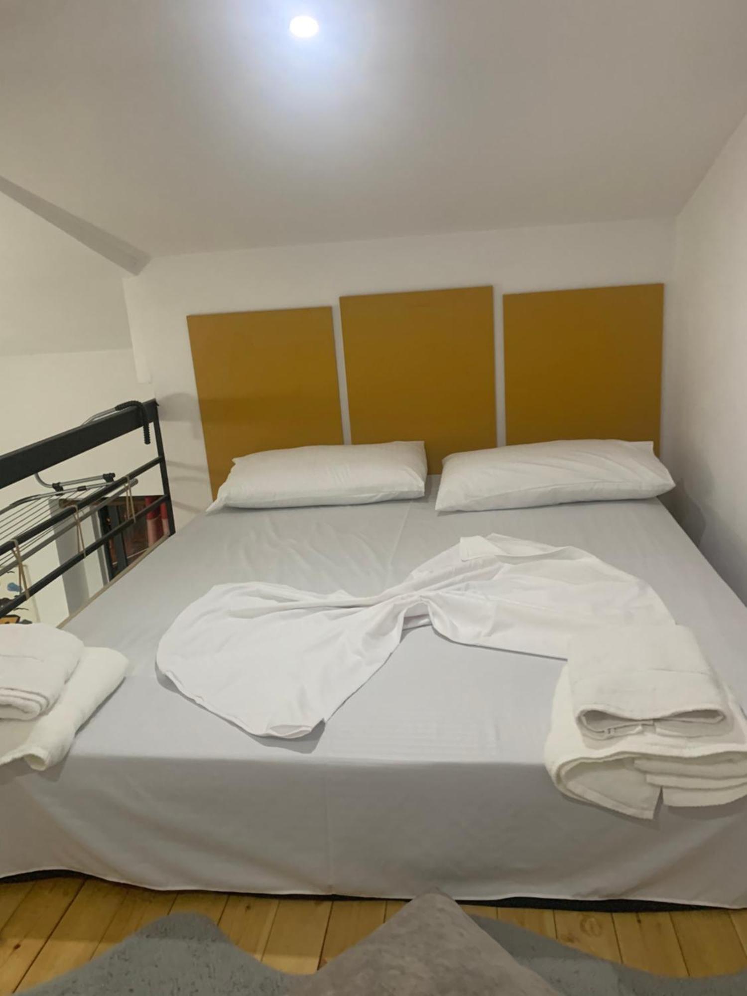 And Cozy X 4 Victoria * Tirana